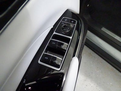 2024 Cadillac LYRIQ Luxury 1