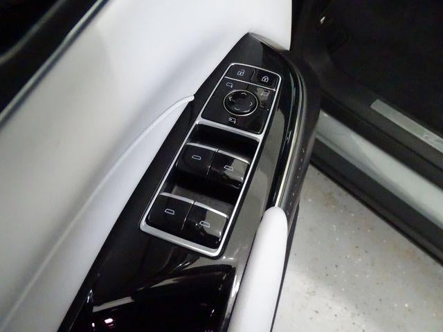 2024 Cadillac LYRIQ Luxury 1