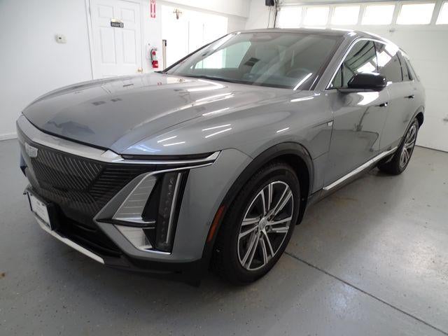 2024 Cadillac LYRIQ Luxury 1
