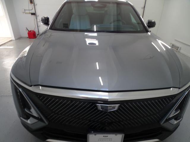 2024 Cadillac LYRIQ Luxury 1