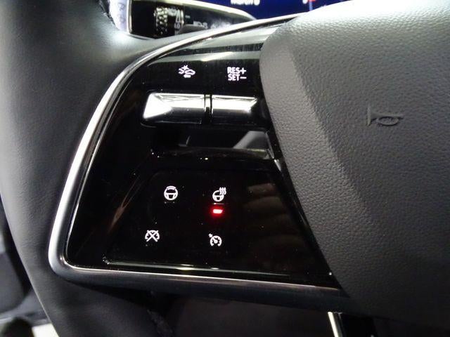 2024 Cadillac LYRIQ Luxury 2