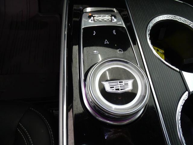 2024 Cadillac LYRIQ Luxury 2