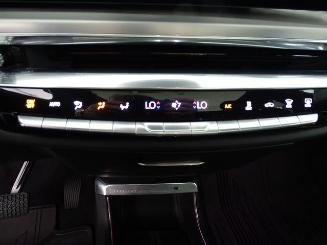 2024 Cadillac LYRIQ Luxury 2