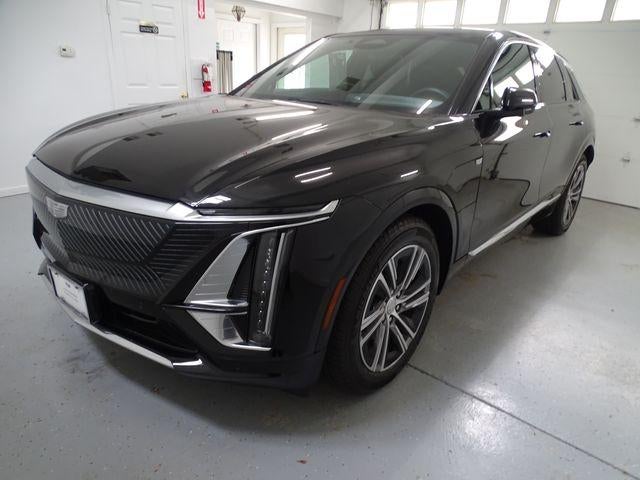 2024 Cadillac LYRIQ Luxury 2