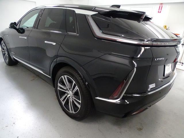 2024 Cadillac LYRIQ Luxury 2