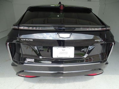 2024 Cadillac LYRIQ Luxury 2