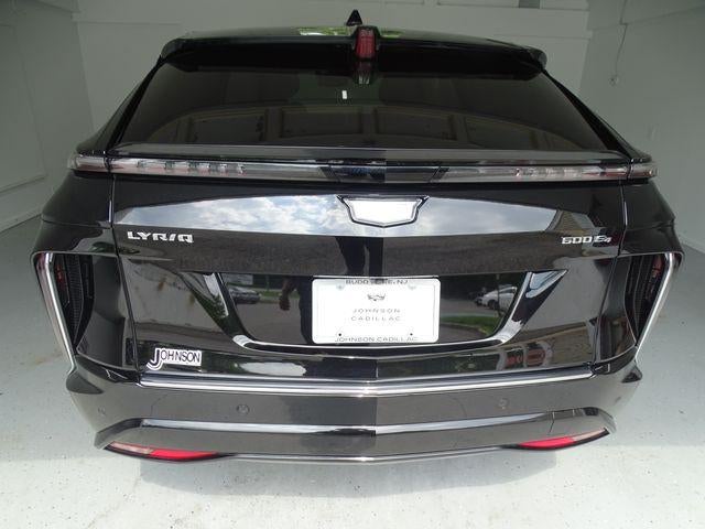 2024 Cadillac LYRIQ Luxury 2
