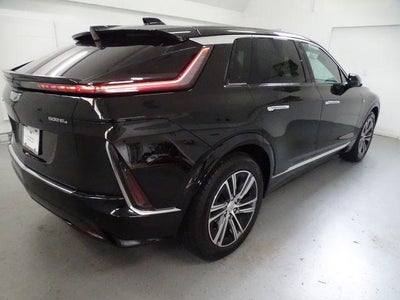 2024 Cadillac LYRIQ Luxury 2
