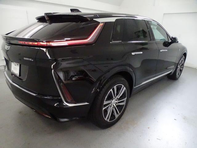 2024 Cadillac LYRIQ Luxury 2