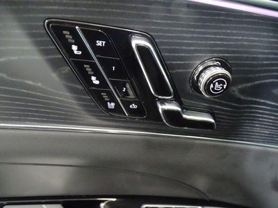 2024 Cadillac LYRIQ Luxury 2