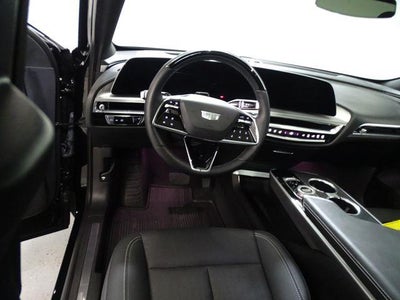 2024 Cadillac LYRIQ Luxury 2