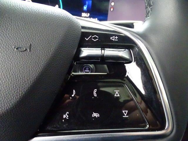 2024 Cadillac LYRIQ Luxury 2