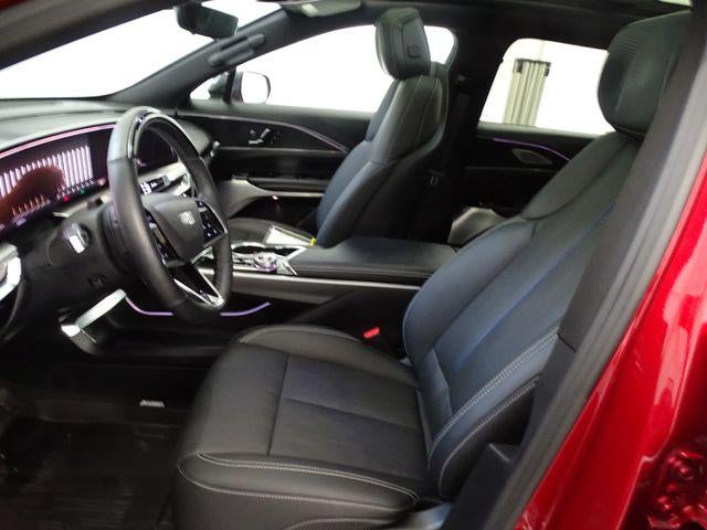 2024 Cadillac LYRIQ Luxury 3