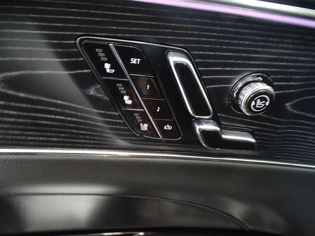 2024 Cadillac LYRIQ Luxury 3