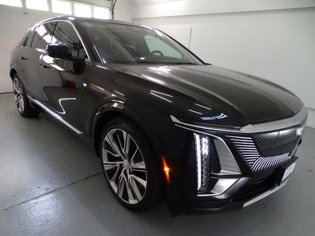 2024 Cadillac LYRIQ Luxury 3