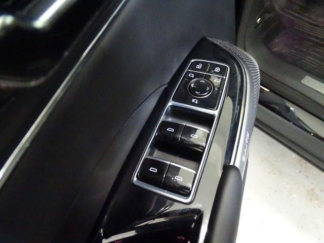 2024 Cadillac LYRIQ Luxury 3