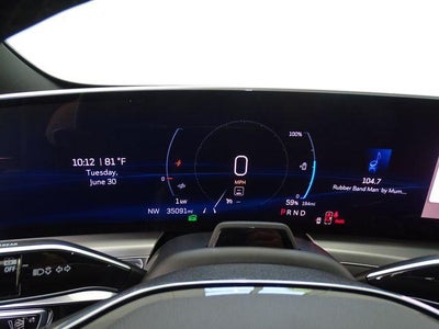2024 Cadillac LYRIQ Luxury 3