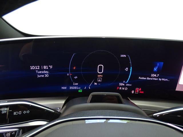 2024 Cadillac LYRIQ Luxury 3