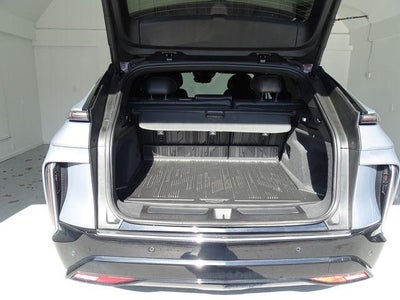 2025 Cadillac LYRIQ Luxury 3