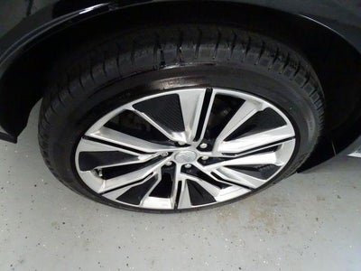 2025 Cadillac LYRIQ Luxury 3