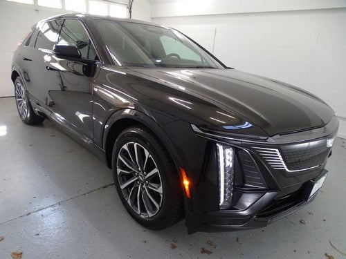 2024 Cadillac LYRIQ Sport 2