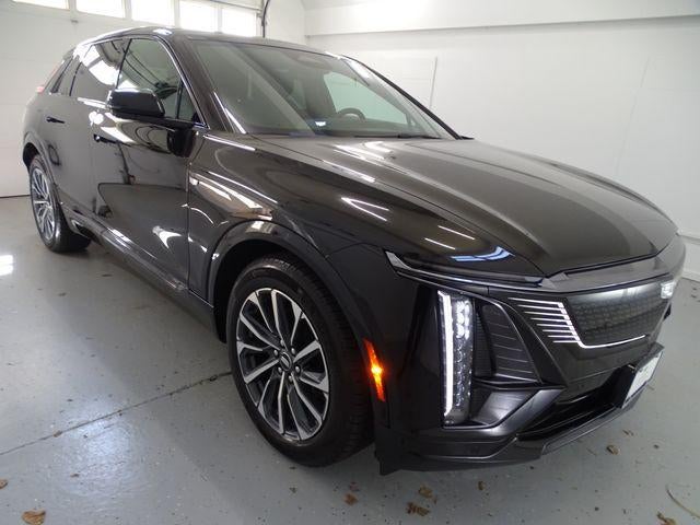 2024 Cadillac LYRIQ Sport 2