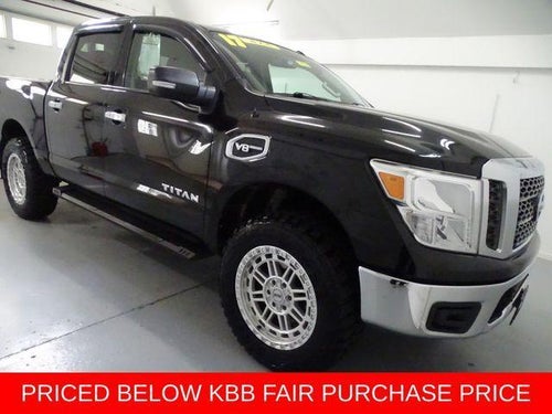 2017 Nissan TITAN SV