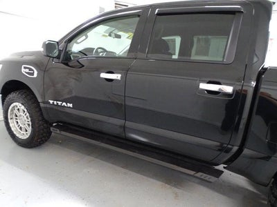 2017 Nissan TITAN SV