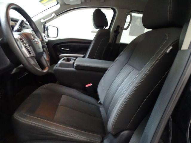 2017 Nissan TITAN SV