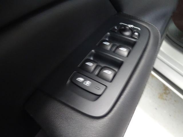 2024 Volvo S60 Plus Dark Theme
