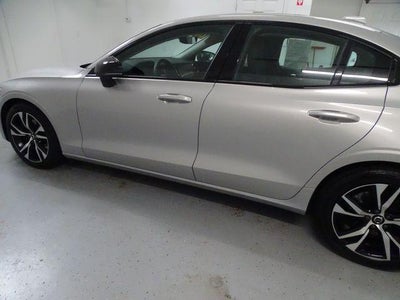 2024 Volvo S60 Plus Dark Theme