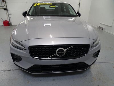 2024 Volvo S60 Plus Dark Theme