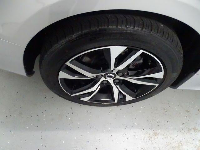 2024 Volvo S60 Plus Dark Theme