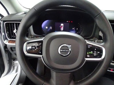 2024 Volvo S60 Plus Dark Theme