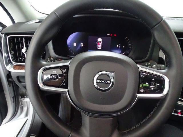 2024 Volvo S60 Plus Dark Theme