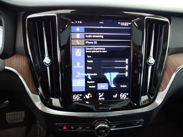 2022 Volvo S60 Momentum