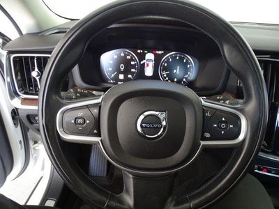 2022 Volvo S60 Momentum