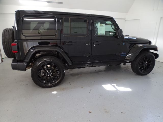 2025 Jeep Wrangler Sahara 4xe