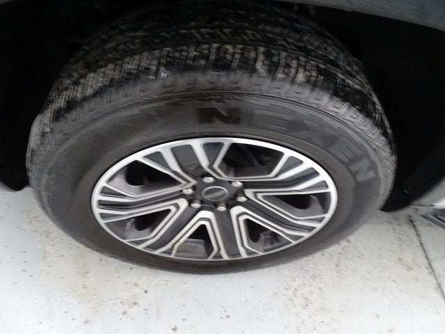 2025 Jeep Wagoneer Base