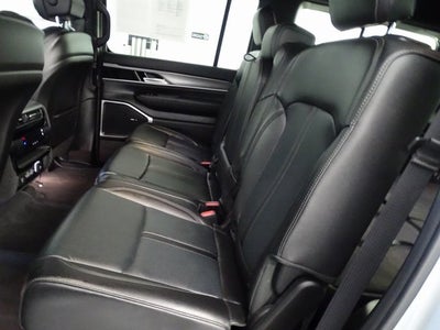 2025 Jeep Wagoneer Base