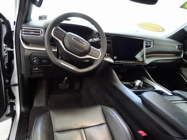 2025 Jeep Wagoneer Base