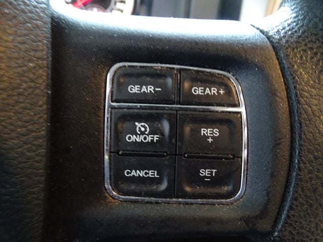 2016 RAM 1500 SLT