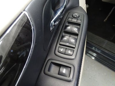 2013 Chrysler Town & Country Touring
