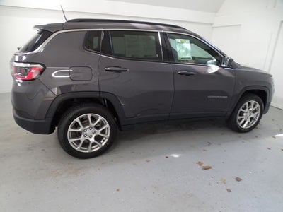 2024 Jeep Compass Latitude Lux