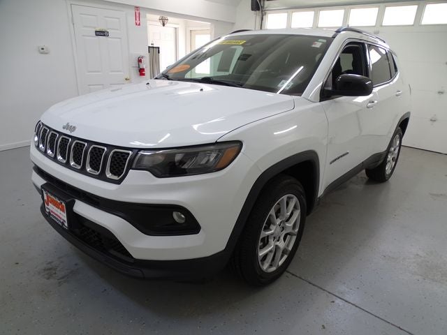 2023 Jeep Compass Latitude Lux