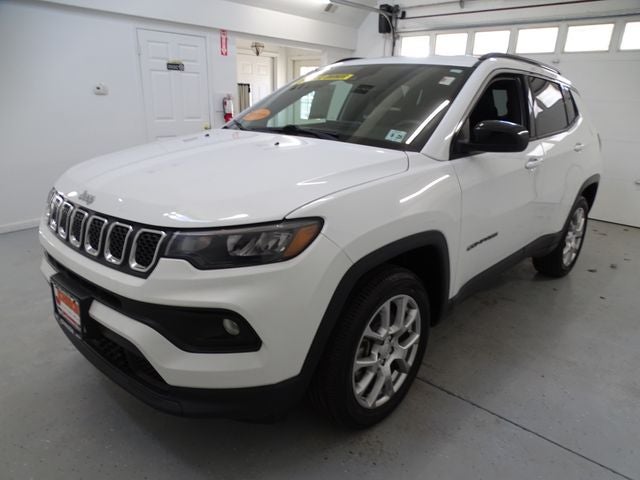 2023 Jeep Compass Latitude Lux
