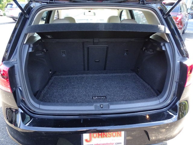 2017 Volkswagen Golf Wolfsburg