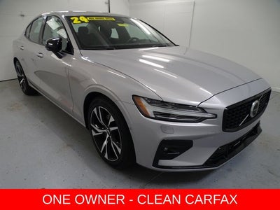 2024 Volvo S60 B5 Plus Dark Theme