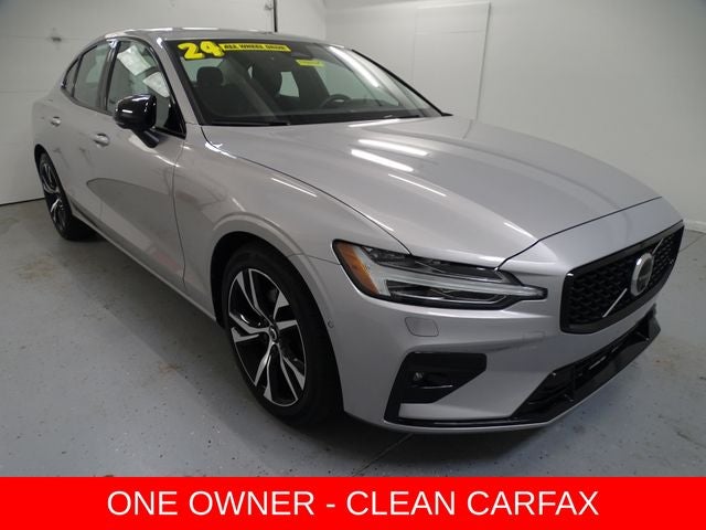 2024 Volvo S60 B5 Plus Dark Theme