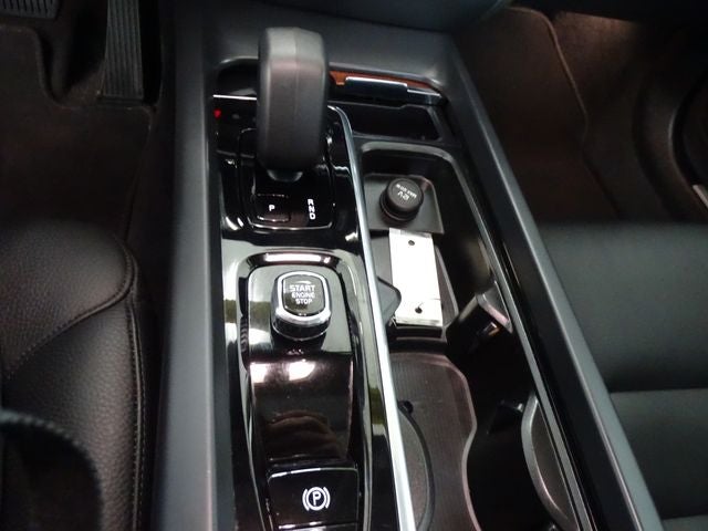 2024 Volvo S60 B5 Plus Dark Theme